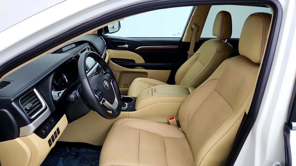 Used 2019 Toyota Highlander Limited AWD/4WD image 19