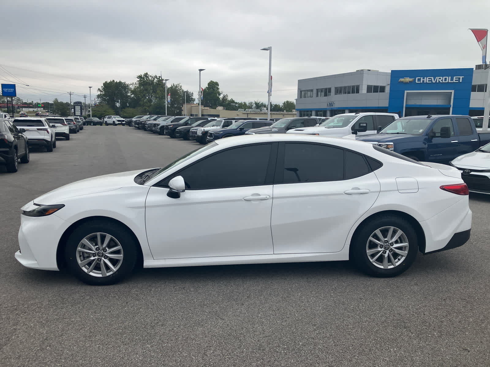 Used 2026 Toyota Camry LE FWD image 4