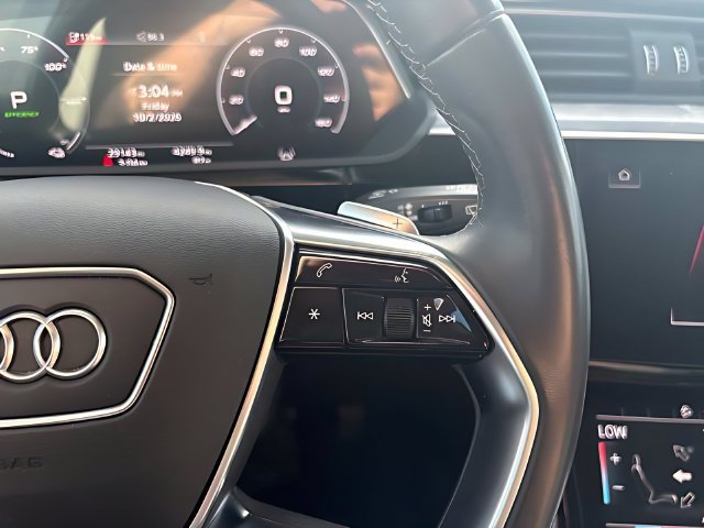 Used 2024 Audi Q8 e-tron Premium Plus AWD/4WD image 20