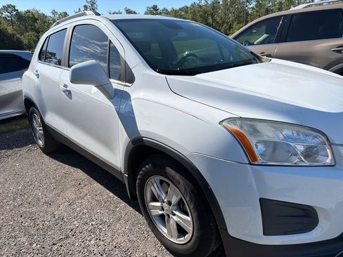 Used 2016 Chevrolet Trax LT w/ LT Convenience Package FWD image 4