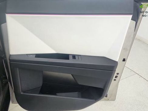 Used 2024 Tesla Cybertruck AWD Crew Cab image 26