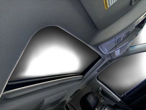 Used 2017 GMC Yukon Denali image 28