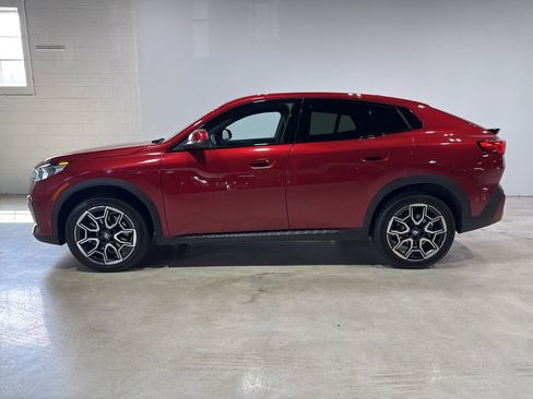 Used 2026 BMW X2 xDrive28i image 4