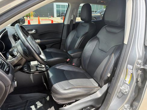 Used 2018 Jeep Compass Limited w/ Navigation Group FWD image 13