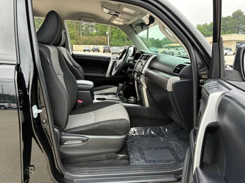 Used 2019 Toyota 4Runner SR5 AWD/4WD image 15