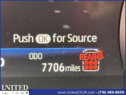 Used 2024 Toyota Highlander XLE image 31