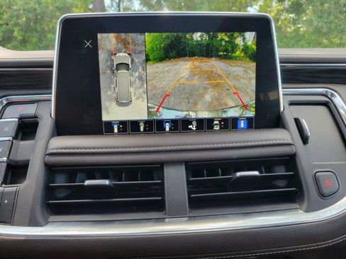Used 2022 GMC Yukon XL SLT w/ SLT Premium Package RWD image 21