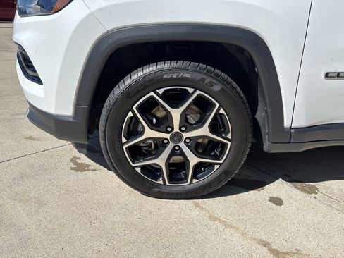 Used 2025 Jeep Compass Limited AWD/4WD image 33