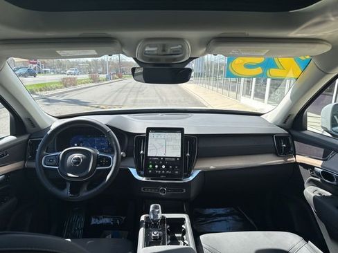 Certified 2025 Volvo XC90 B6 Plus image 18