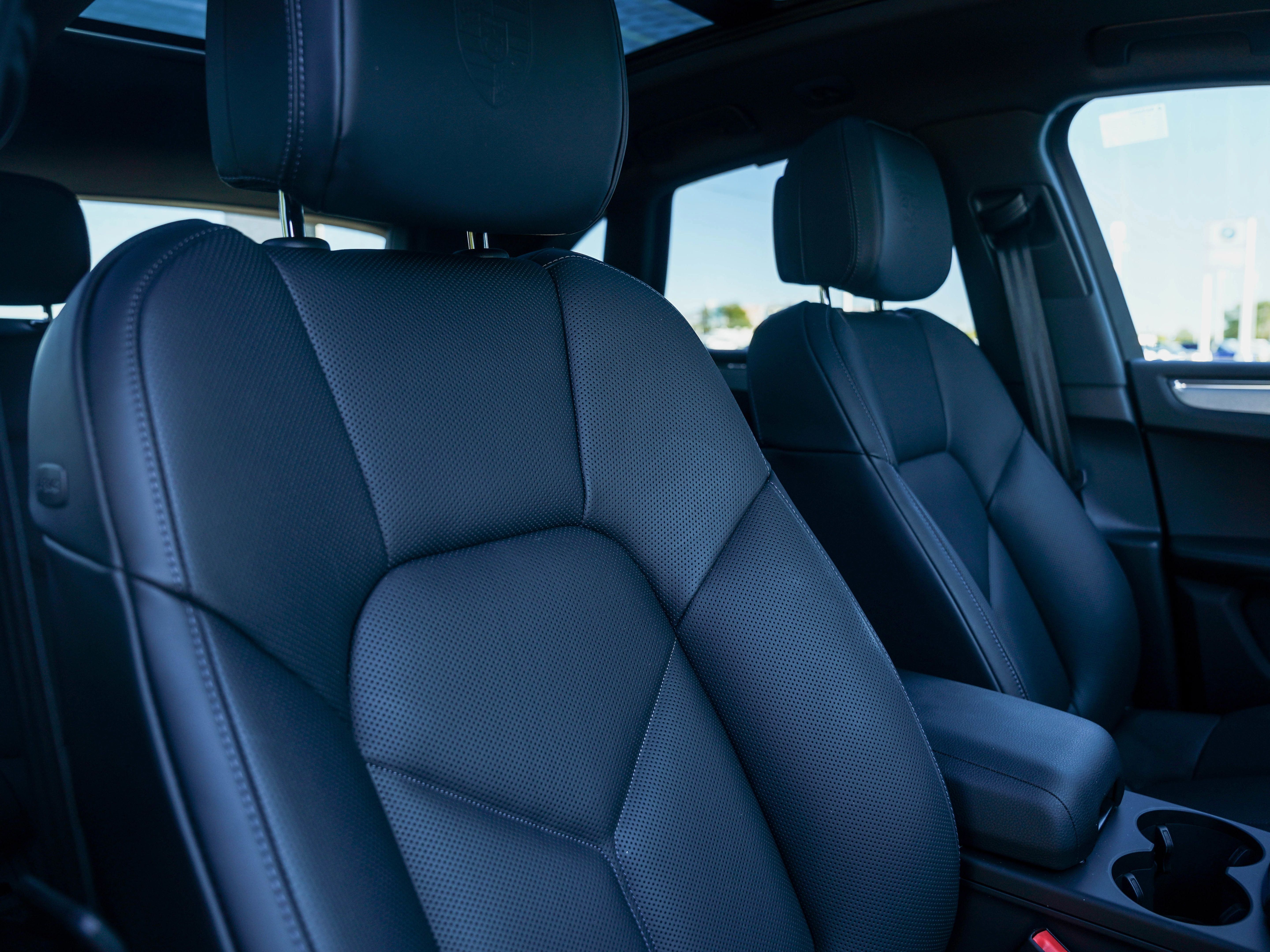 Certified 2026 Porsche Macan AWD/4WD image 35