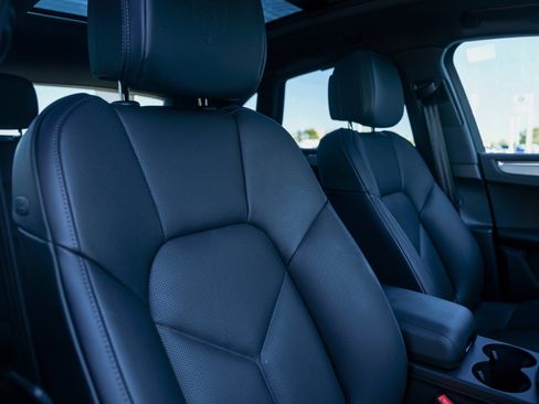 New 2026 Porsche Macan image 35