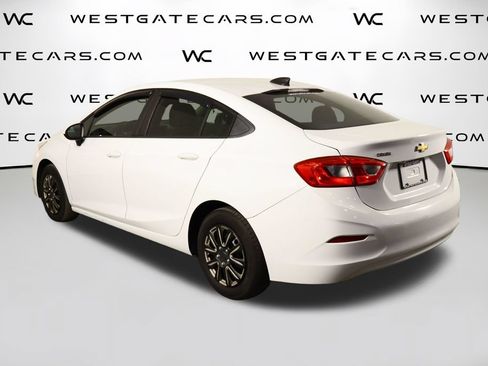 Used 2017 Chevrolet Cruze LS FWD image 38