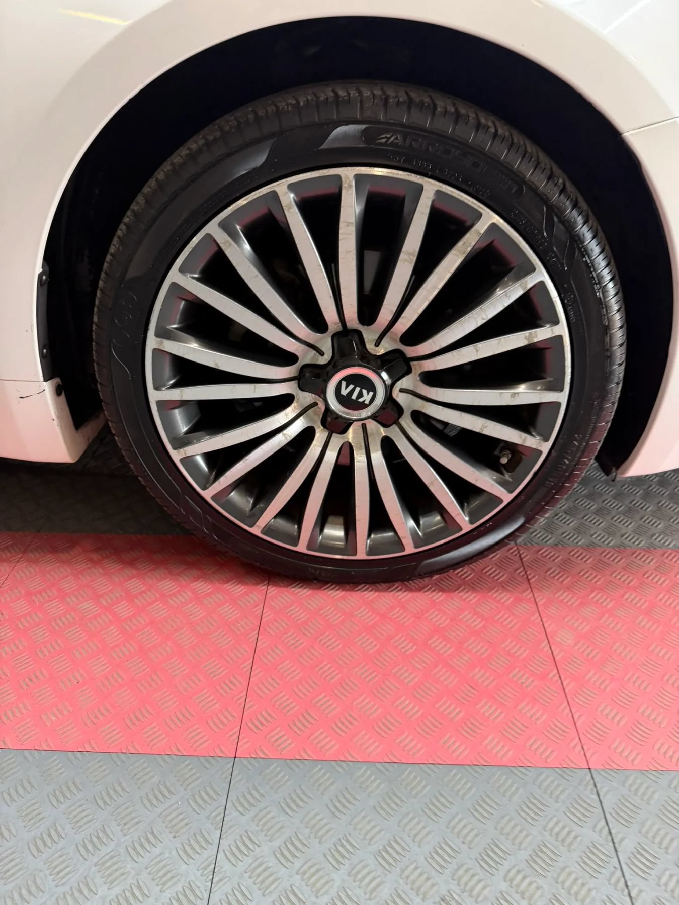 Used 2015 Kia Cadenza Premium w/ Technology Package FWD image 41