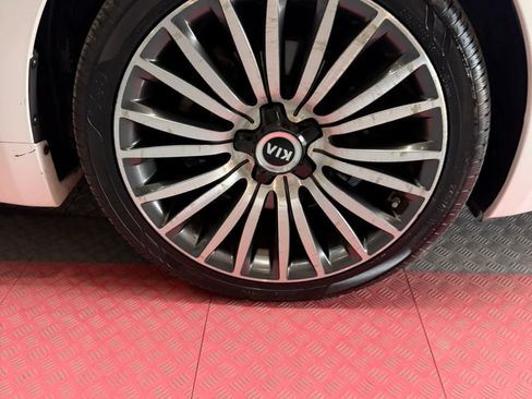 Used 2015 Kia Cadenza Premium w/ Technology Package FWD image 41