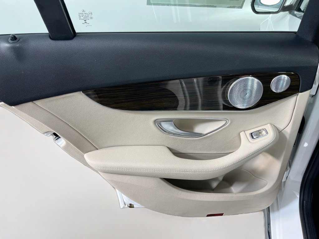 Used 2021 Mercedes-Benz C 300 Sedan w/ Premium Package image 32