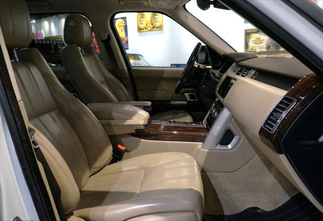 Used 2017 Land Rover Range Rover HSE AWD/4WD image 12