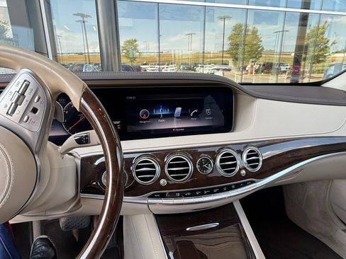 Used 2019 Mercedes-Benz S 560 4MATIC Sedan image 4