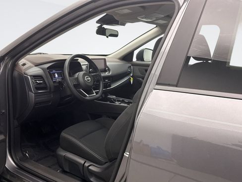 Used 2023 Nissan Rogue S image 10