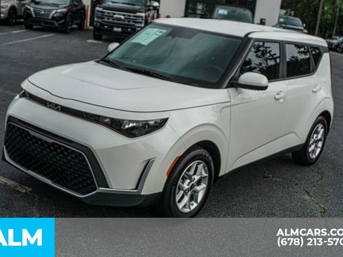 Used 2025 Kia Soul LX w/ LX Technology Package FWD image 15