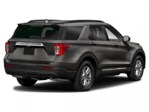 Used 2022 Ford Explorer XLT w/ Class IV Trailer Tow Package image 2