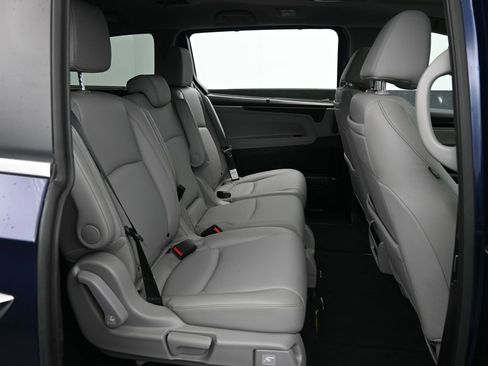 Certified 2024 Honda Odyssey Touring image 24