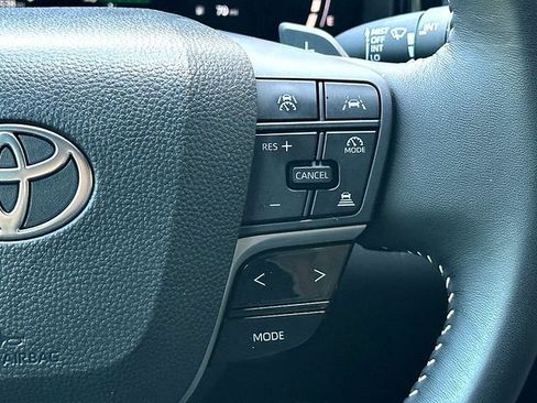 Used 2025 Toyota Camry SE w/ Convenience Package FWD image 23
