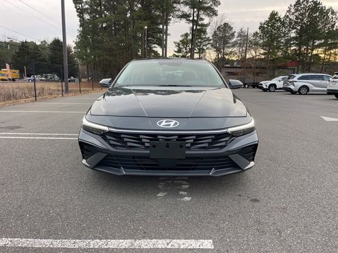 Certified 2025 Hyundai Elantra SEL w/ Cargo Package image 3