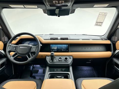 Certified 2024 Land Rover Defender 110 X-Dynamic SE AWD/4WD image 5