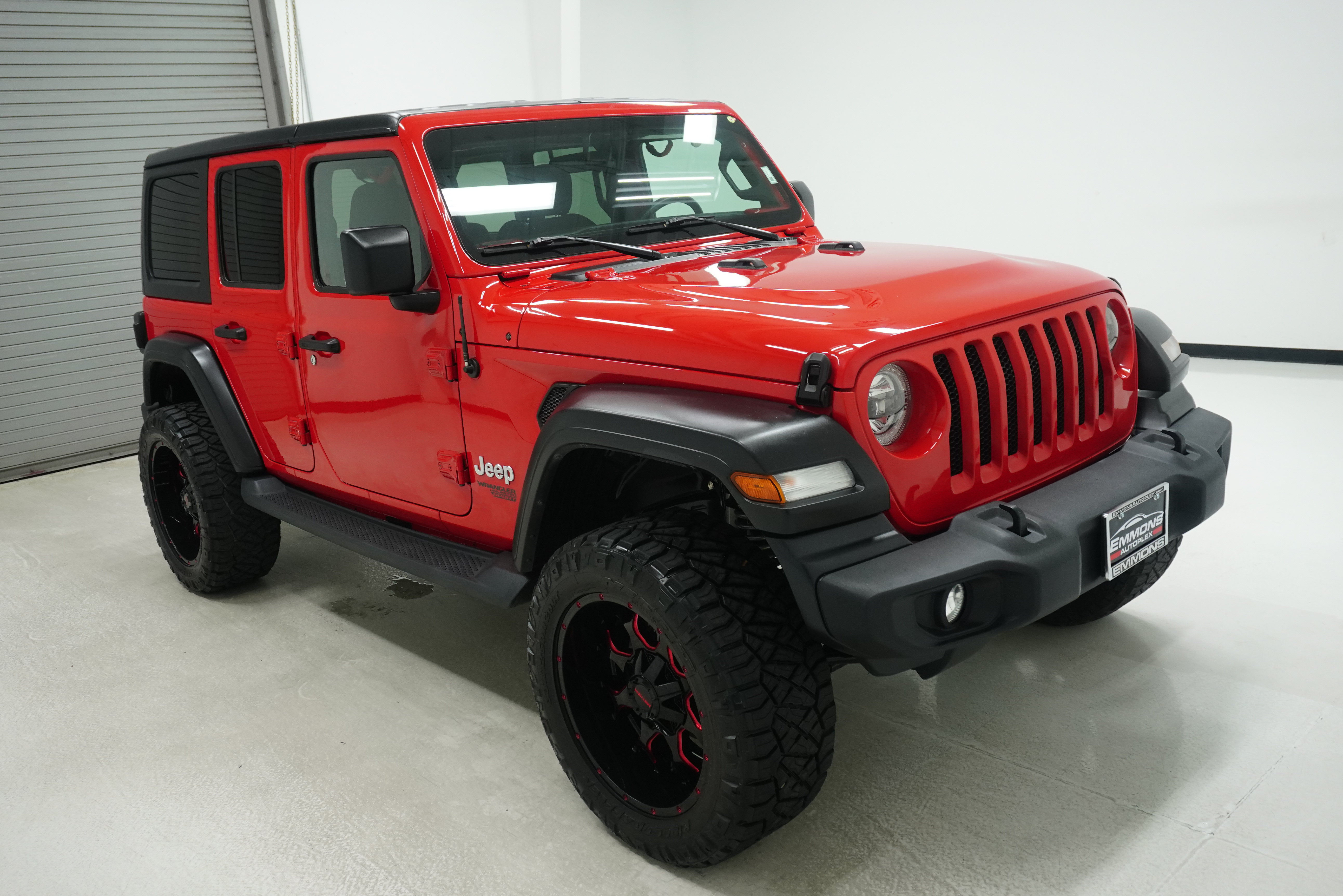 Used 2019 Jeep Wrangler Unlimited Sport S AWD/4WD image 3