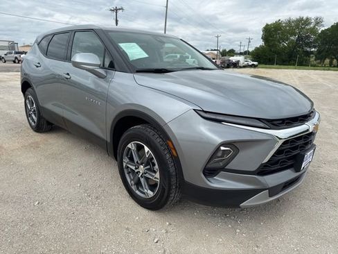 Used 2025 Chevrolet Blazer LT AWD/4WD image 8