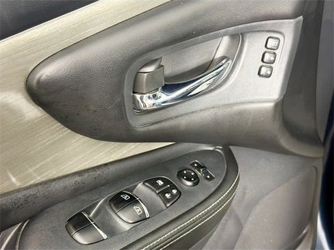 Used 2018 Nissan Murano Platinum image 17