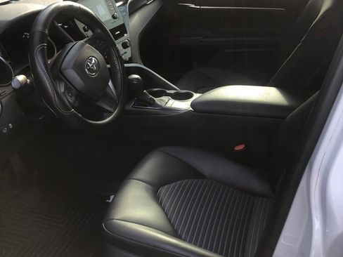 Used 2023 Toyota Camry SE FWD image 5