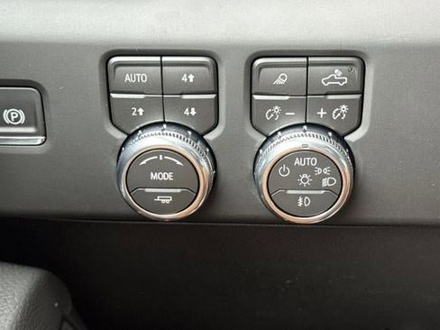 New 2026 GMC Sierra 3500 Denali w/ Denali Reserve Package image 30