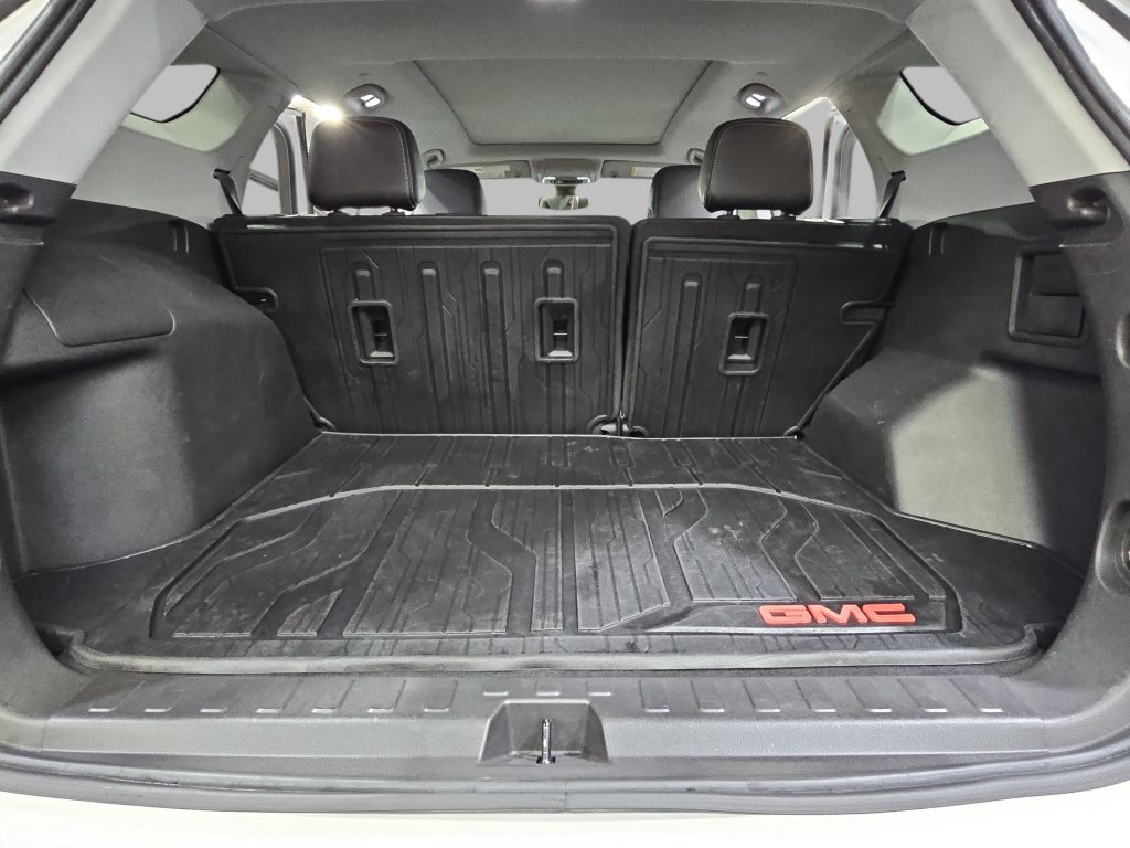 Certified 2024 GMC Terrain SLT w/ Elevation Edition AWD/4WD image 15