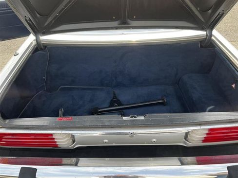 Used 1987 Mercedes-Benz 560 SL image 8