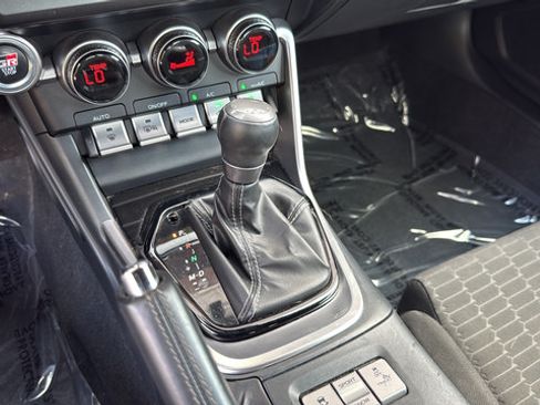 Used 2022 Toyota GR86 RWD image 20