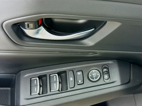 Certified 2025 Honda Accord SE image 19