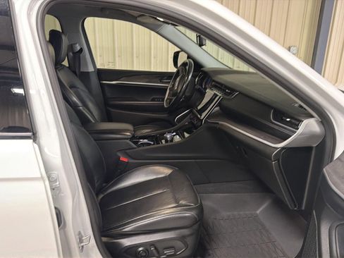 Used 2022 Jeep Grand Cherokee L Limited image 12