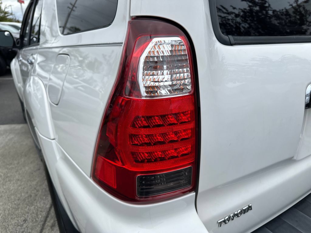 Used 2006 Toyota 4Runner SR5 RWD image 10