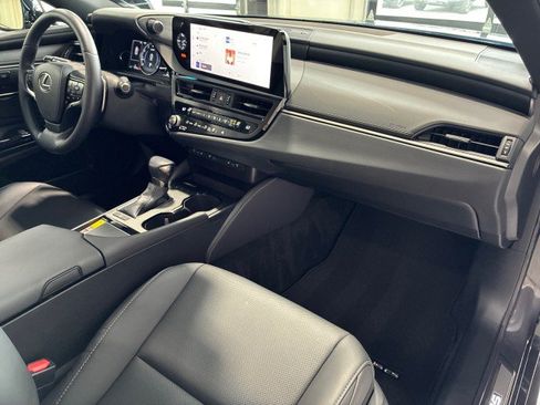Used 2025 Lexus ES 350 w/ Premium Package FWD image 11