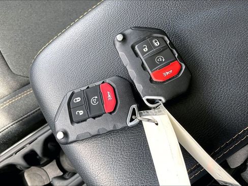 Certified 2025 Jeep Wrangler Unlimited Sahara w/ Safety Group image 26