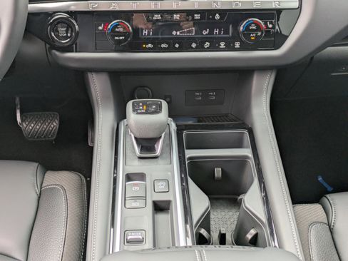 New 2026 Nissan Pathfinder SL FWD image 17