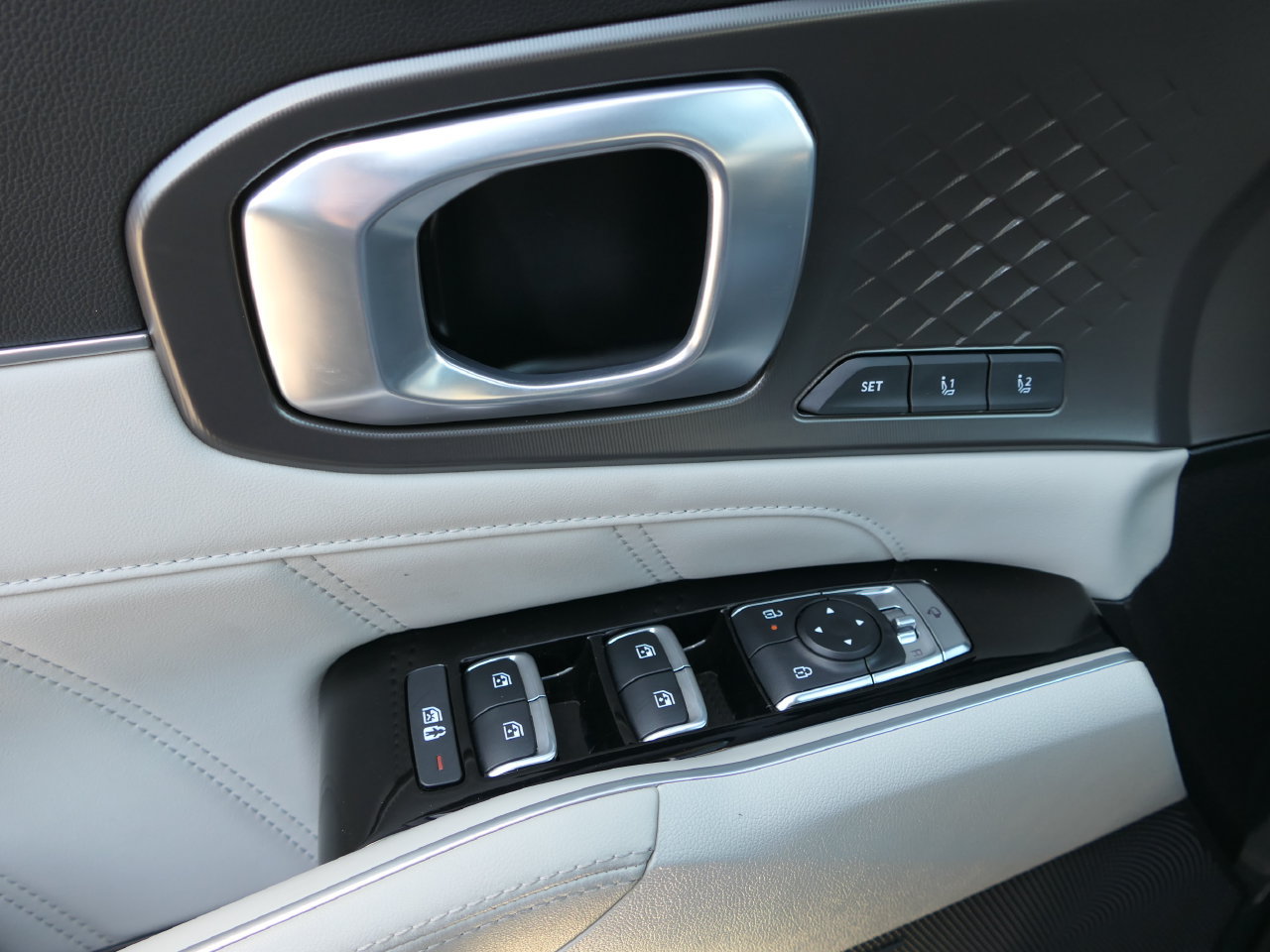 Certified 2025 Kia Sorento SX Prestige AWD/4WD image 15