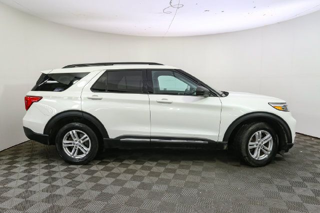 Used 2023 Ford Explorer XLT AWD/4WD image 14