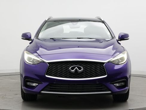 Used 2018 INFINITI QX30 Premium w/ Navigation Package FWD image 2