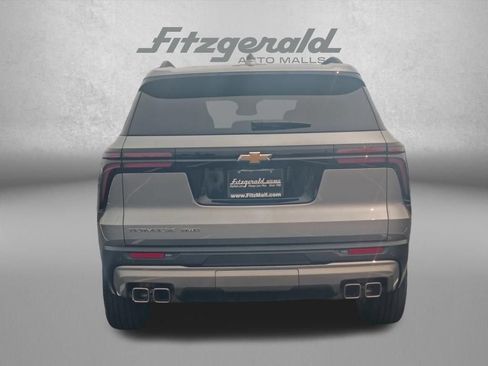 Used 2026 Chevrolet Traverse LT AWD/4WD image 8