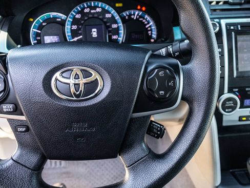 Used 2014 Toyota Camry LE FWD image 40
