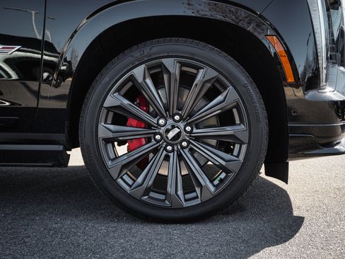 Used 2025 Cadillac Escalade V image 13