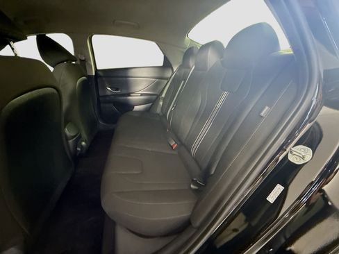 Used 2024 Hyundai Elantra SEL FWD image 25