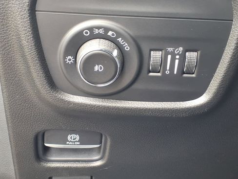 Used 2022 Jeep Grand Cherokee L Limited AWD/4WD image 25